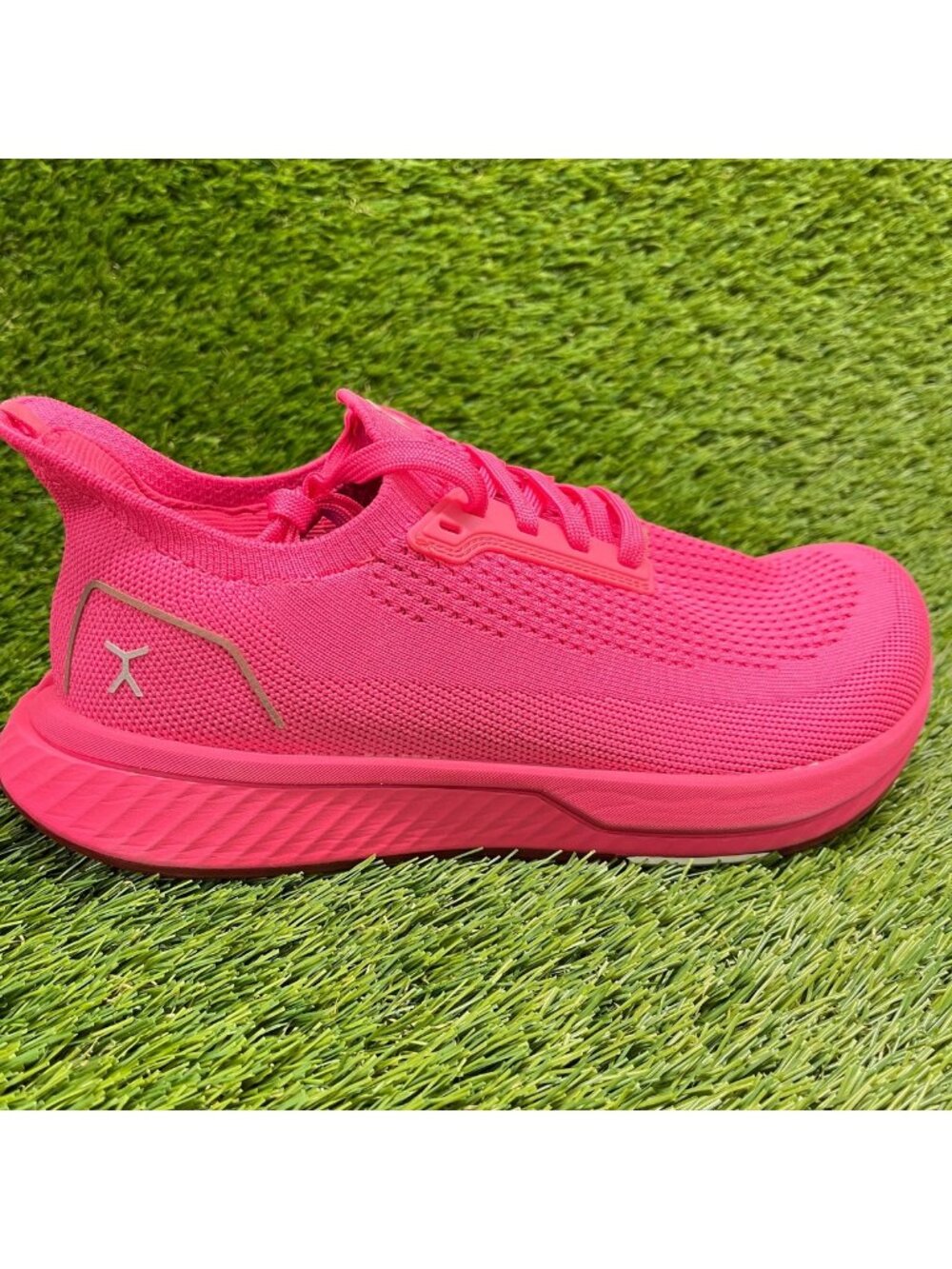 Flux Footwear Adapt Runner Neon Pink Womens Size 8 Athletic Knit Shoes Sneakers